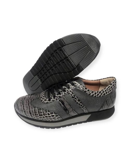 Lace-Up Leather Sneaker Black